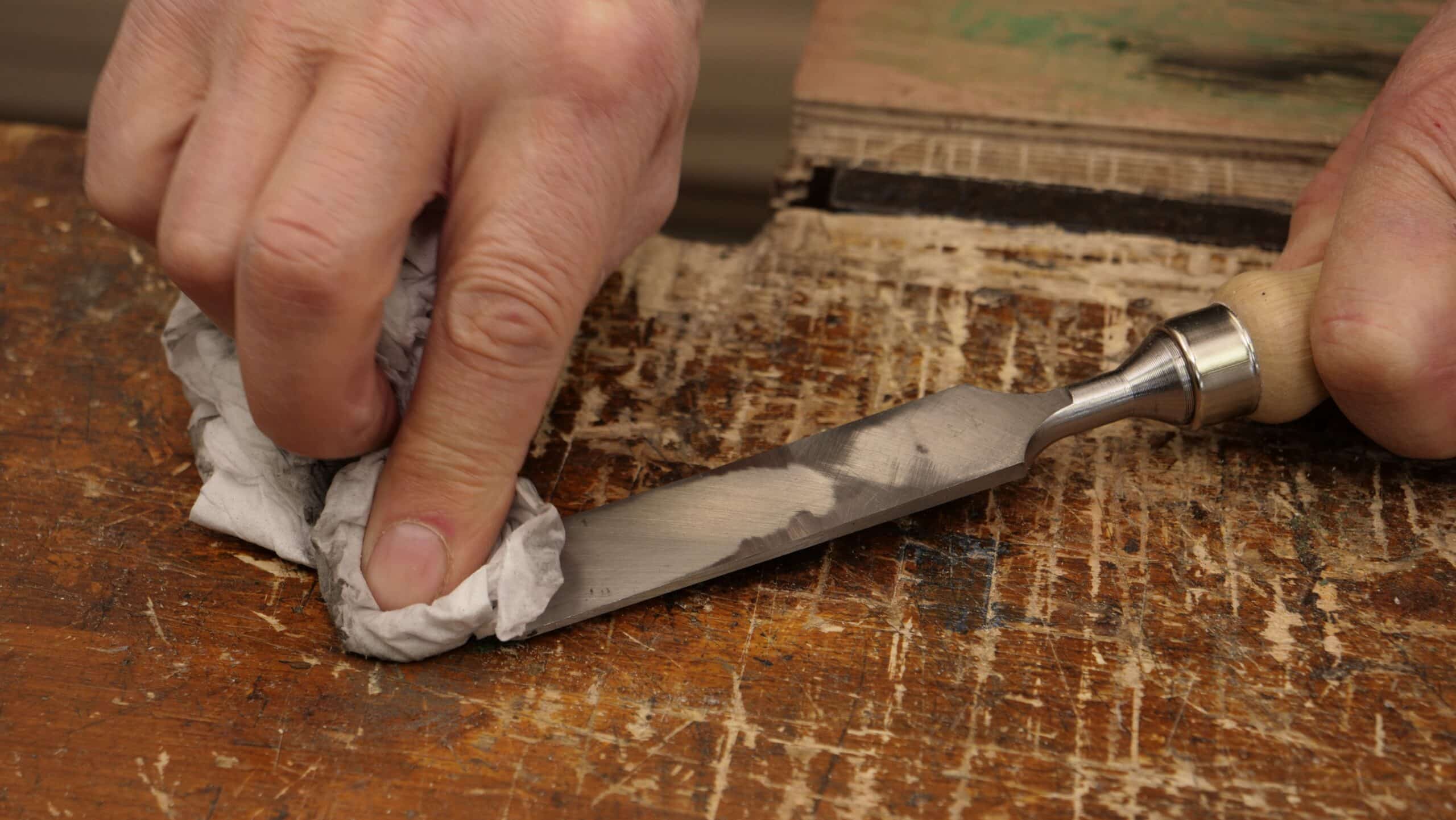 Sharpening a Chisel | Setting Up and Sharpening Guides Guide | Common