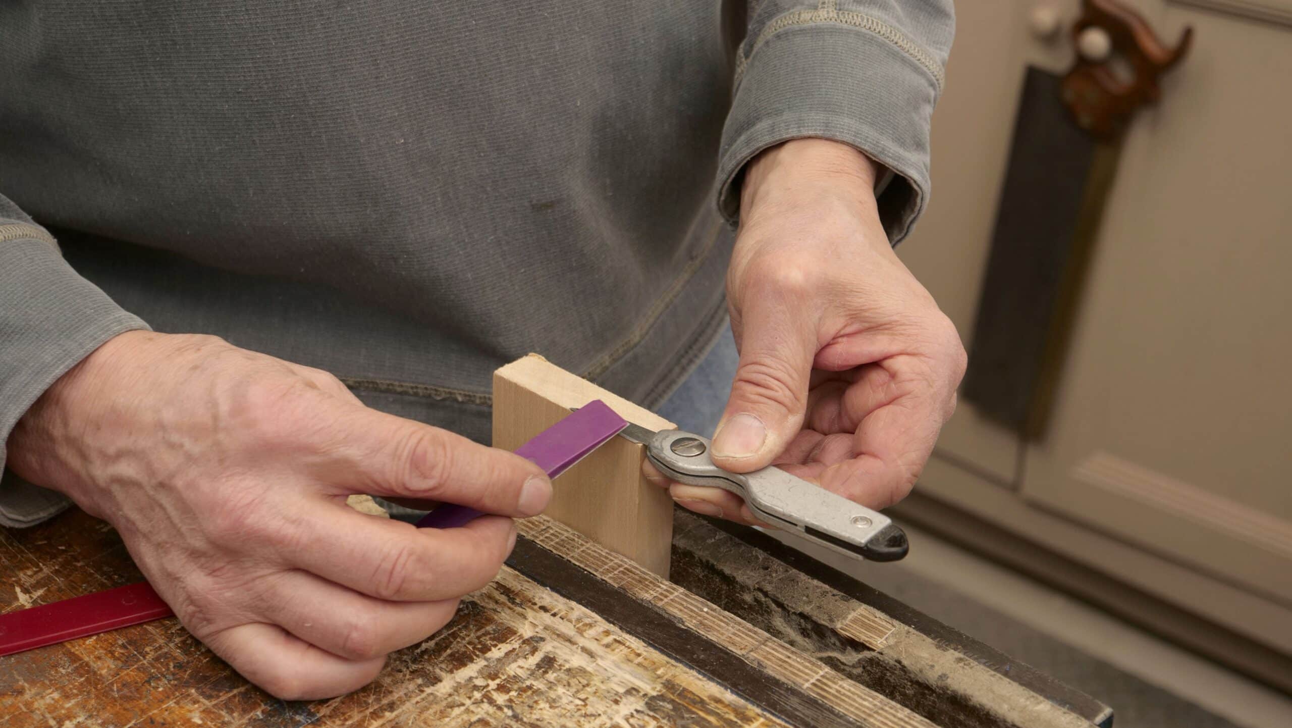 Setting Up and Sharpening a Woodworker’s Knife