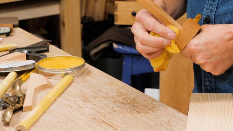 10 Quick Woodworking Tips (03).00_01_35_03.Still017