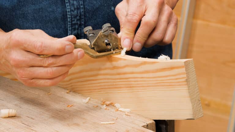 10 Quick Woodworking Tips (03).00_03_06_19.Still026
