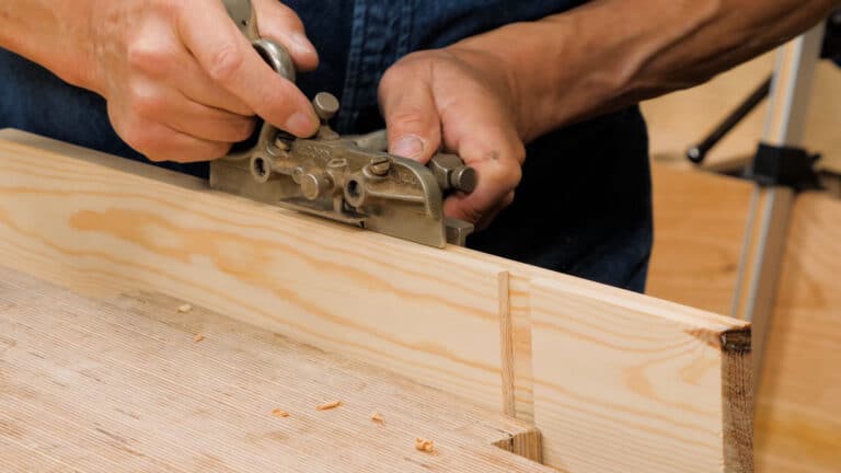 10 Quick Woodworking Tips (03).00_04_04_19.Still030
