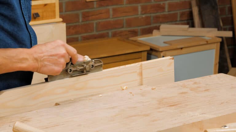 10 Quick Woodworking Tips (03).00_04_26_29.Still033